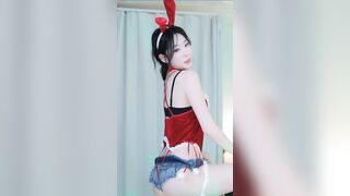 기래민 꼴리는 의상