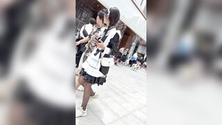 【KFC】双子の女子高生が買い物中、同じシースルースカートと薄緑の下着を着て、超鮮明 ipcam 2