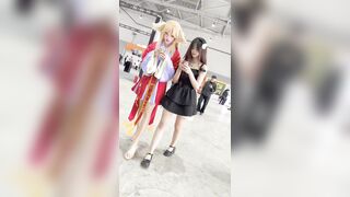 大きな瞳の制服姿の女子高生が一人でアイスクリームを買いに買い物に行く。シームレス下着姿でビフォーアフター写真を撮影している ipcam 1