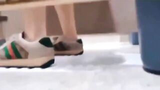 딱걸렸어!! 화들짝 구찌녀 korean porn vip
