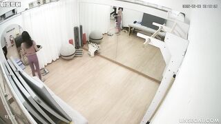 [신작] 서울의 상류층 여성들과 그들의 개인 트레이너들. 잘생긴 남성들과 이렇게 가까이 접촉하다 보니 질은 매우 젖어 있을 겁니다 korean porn vip ipcam
