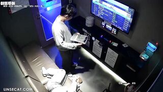 [신작] 젊은 커플이 두 번의 데이트를 했습니다. 한 남자가 손으로 그녀에게 여러 번의 오르가즘을 선사했습니다. 오르가즘을 느끼는 동안 그녀는 korean porn vip ipcam